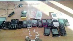 Além dos entorpecentes apreendidos pela Civil, celulares também foram encaminhados à delegacia