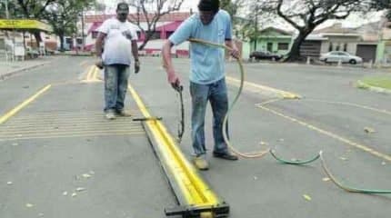 REFORÇO NA SINALIZAÇÃO: por conta dos trabalhos, as aulas foram suspensas na tarde dessa quarta-feira, dia 13