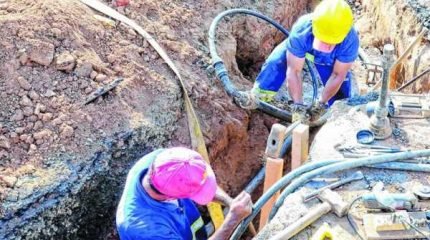 Nessa etapa iniciada no final de abril foram substituídos mais de 10 mil metros de novas redes de distribuição de água e 936 ramais de ligação domiciliar