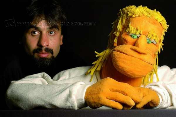 A peça El titiritero de Banfield, de Sergio Mercurio, é destaque no palco do Sesi Rio Claro