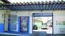 Fachada do prédio do Abrigo da Velhice São Vicente de Paulo, que fica na Rua 1 com a Av. 19