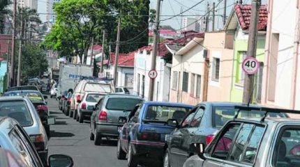 Congestionamento se formou devido a um desvio no trânsito