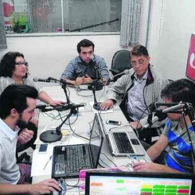 EXCELSIOR JOVEM PAN: equipe de jornalismo e diretores do Grupo JC durante cobertura dos resultados das Eleições 2014