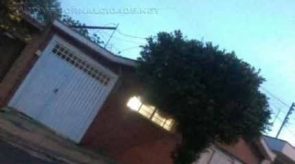 Fios foram derrubados na Avenida 5-A, no Cidade Nova