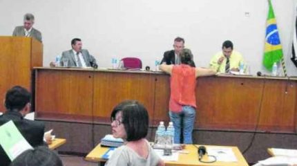 Novo presidente é escolhido nesta segunda, 15 de dezembro.