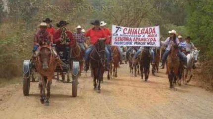 Devotos de N. Sª Aparecida se reúnem em cavalgada
