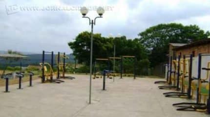 Academia ao ar livre foi instalada no bairro Nova Esperança, em Analândia, atendendo ao pedido dos moradores