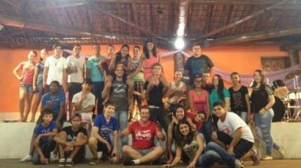 Grupo de Jovens “Guerreiros de Cristo” de Corumbataí estará arrecadando alimentos ao longo do mês de novembro