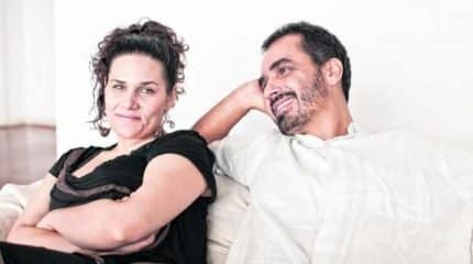 Do encontro entre a cantora portuguesa Susana Travassos e o compositor e violonista brasileiro Chico Saraiva resultou um CD de voz e violão