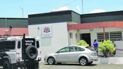 ‘A CASA CAIU’: bando acusado de roubo, furto e receptação foi preso e levado para a delegacia de Cordeirópolis