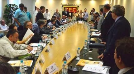 Na reunião, ficou definido que os 20 times se enfrentam em turno único e os quatro primeiros garantem acesso e os quatro últimos serão rebaixados (Foto: Rodrigo Corsi/FPF)