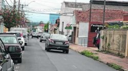 RISCO: os moradores e comerciantes da Avenida 12 denunciam que o limite de velocidade de 40 km/h não é respeitado