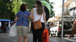 COMPRAS DE FINAL DE ANO: tenha cuidado com as bolsas e crianças. Marginais intensificam seus ataques nesta época