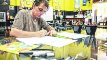 Denilson do Carmo Fontanetti é um dos entrevistados da 22ª JC Magazine, além de colaborar com a ilustração de uma página