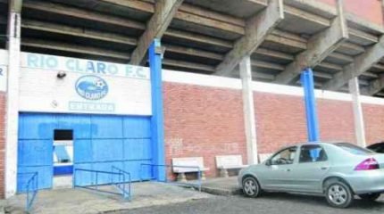 JOGANDO COM OS CRAQUES: sorteados irão jogar com os craques no próximo sábado