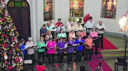 Na Igreja Evangélica de Confissão Luterana de Rio Claro, os preparativos para a celebração natalina tiveram início em novembro. Neste dia 24 haverá culto