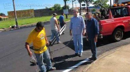 Vereador Júlio Lopes e prefeito Du Altimari vistoriam serviços na Felício Castellano