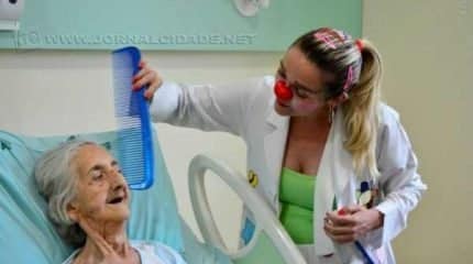 “É sempre uma lição de vida para nós, voluntários, pois os pacientes e acompanhantes nos demonstram a força e paciência em enfrentar a dor, de maneira tranquila”, Thiago Calegari