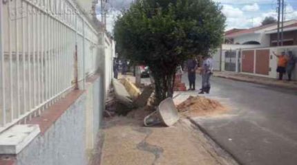 O acidente ocorreu por volta das 15h15 de terça-feira (9)