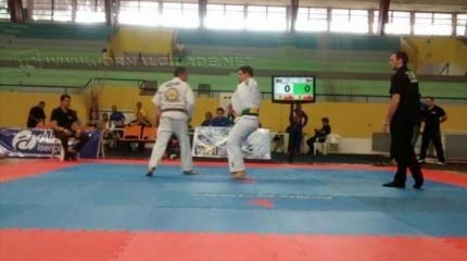 Mateus Del Conte (à esquerda na foto) conquista dois títulos mundiais no Para-Jiu-Jítsu. (Foto: Divulgação)