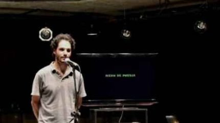 Lucas Puntel Carrasco lança livro de crônicas neste domingo (14) no Casarão da Cultura