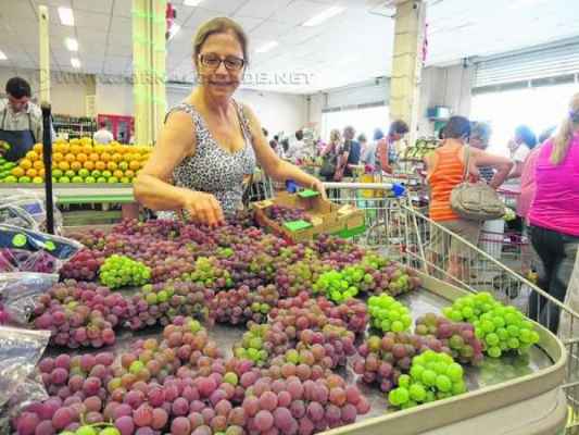 A coordenadora de eventos Sônia Romero não deixa de ter em sua ceia de Ano Novo frutas como uva e romã para atrair sorte