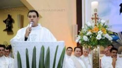 O pároco Walterlei recebeu título de Cidadão Itirapinense (Foto: Facebook)
