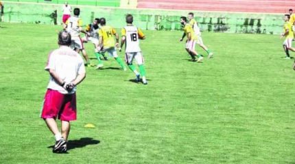 Na tarde da última segunda-feira (12), o elenco treinou em campo reduzido no Benitão sob as orientações de João Vallim