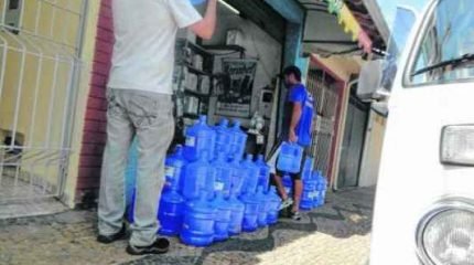 QUE SEDE: em RC, maioria das distribuidoras de água mineral pratica o mesmo preço. Na capital, a variação chega a 175%