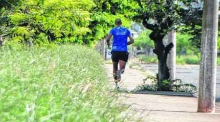 MATO ALTO: frequentadores e moradores reclamam da situação, mas a prefeitura municipal rebate as críticas recebidas