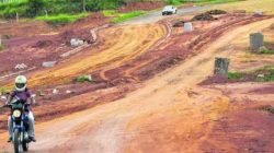 VAI LEVAR MAIS QUANTO TEMPO? - obras de pavimentação começaram em 2012 e ainda não foram concluídas. Prefeitura nega morosidade no trabalho