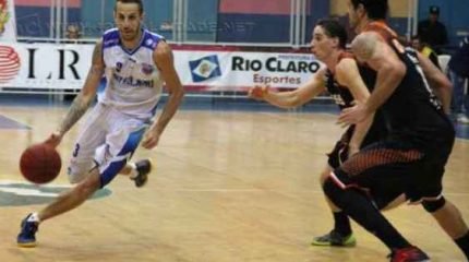 O ala/armador Duda Machado foi o cestinha da partida, com 32 pontos, convertendo sete arremessos dos três pontos