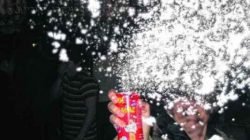 Espuma e serpentina em spray usadas no carnaval podem causar lesões nos olhos como a conjuntivite, a ceratite e a alergia