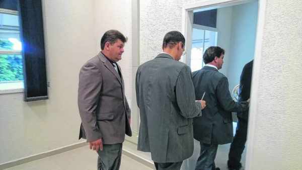 Sessão chegou a ser suspensa por 10 minutos após queixas do governista Dalberto Christofoletti (PDT) sobre as comissões