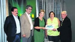 Comitiva da prefeitura de Rio Claro entregando projeto do Memorial para então ministra da Cultura, Marta Suplicy