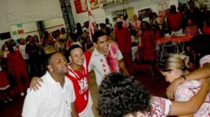 Membros da escola de samba Grasifs