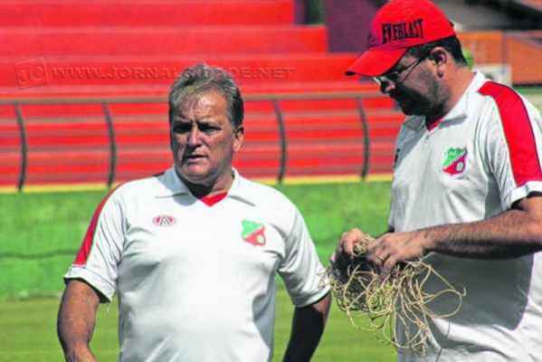 João Vallim completou 163 jogos (oficiais e extraoficiais) no comando do Rubro-Verde