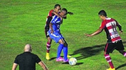 Apesar dos 3 a 0 contra o Linense, Buião destacou falhas defensivas e deve fazer mudanças