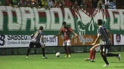 Igualdade no marcador evidenciou o jogo fraco tecnicamente, apesar de duas bolas no travessão em chances velista (Foto: Arquivo)