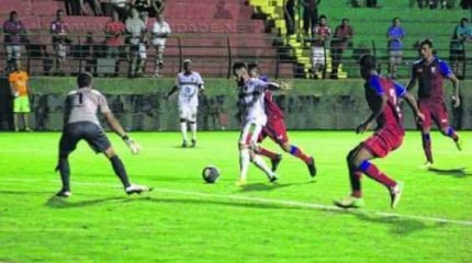 Com várias alterações, Rubro-Verde jogou melhor e venceu a primeira conta o Guará