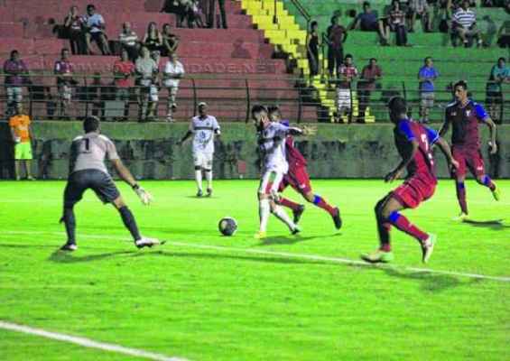 Com várias alterações, Rubro-Verde jogou melhor e venceu a primeira conta o Guará