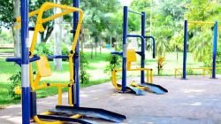 A nova academia tem dez equipamentos adaptados