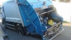 Asfalto cede no Jardim Claret e caminhão cai em buraco