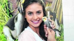 A modelo Beatriz Loesch Patrony é formada em Veterinária e trabalha em uma clínica local