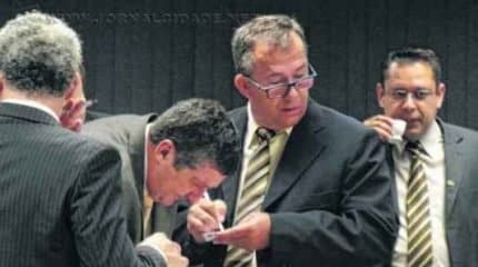 Vereadores da base governista articulam sessão extraordinária para viabilizar aprovação do projeto de lei em questão