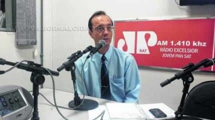 Eduardo Zoornoff, especial institucional da Elektro, no estúdio da Rádio Excelsior Jovem Pan