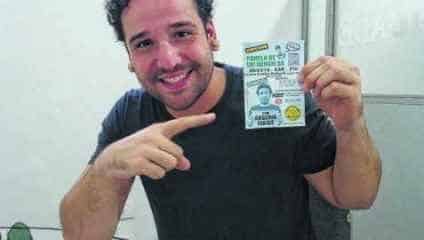 Rogério Farias apresenta-se na noite de sábado (28) no palco do Centro Cultural com show que mistura ‘stand up’, improviso, música e interação com o público