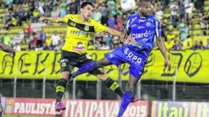 Contra o Bernô, o Azulão mudou a postura, criou bem mais e foi consistente defensivamente