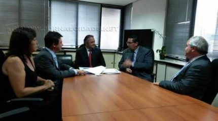 Prefeito esteve na capital e se reuniu com secretário estadual de turismo