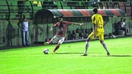 Cumprindo suspensão, o atacante Leleco desfalcou o Rubro-Verde contra o Batatais, mas retorna contra a Ferroviária